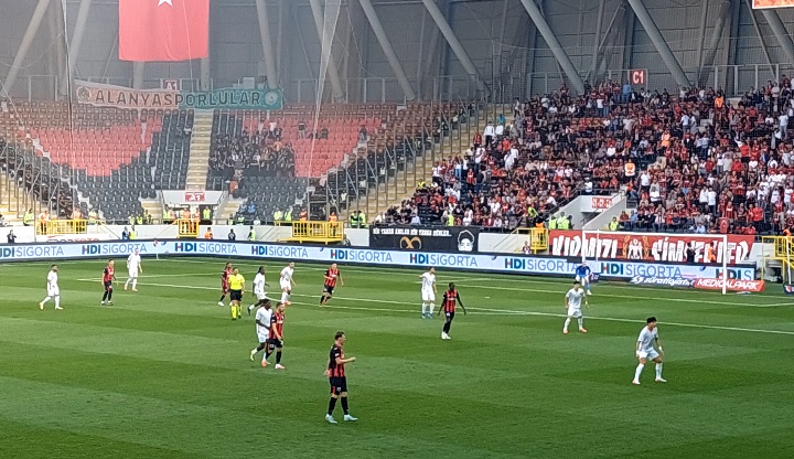 ARCA ÇORUM FK EVINDE ALANYASPOR’A 1-2 MAĞLUP OLDU